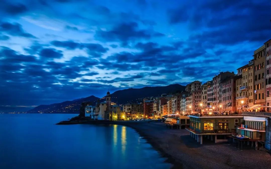 四年级下册的我的自画像作文范文,我的自画像作文四年级优秀范文