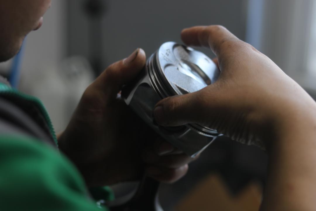 破烂的车变成新车,破烂的车子翻新