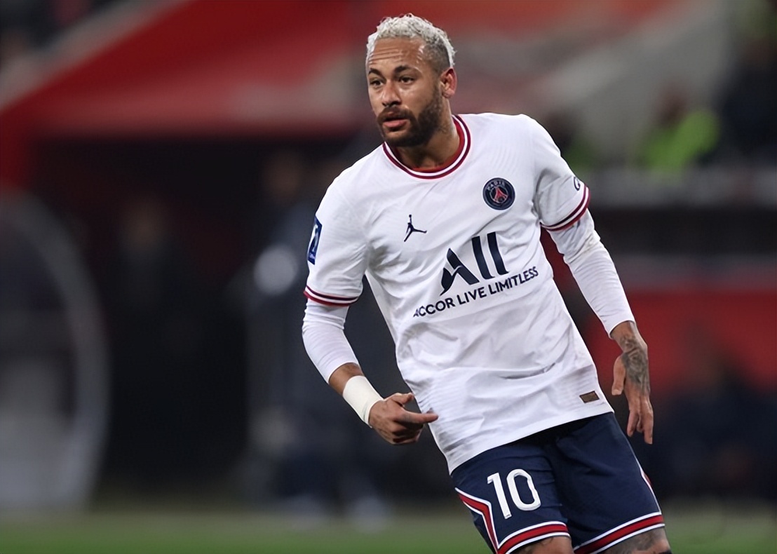 内马尔与巴黎续约至2026年,巴黎出售内马尔多少钱