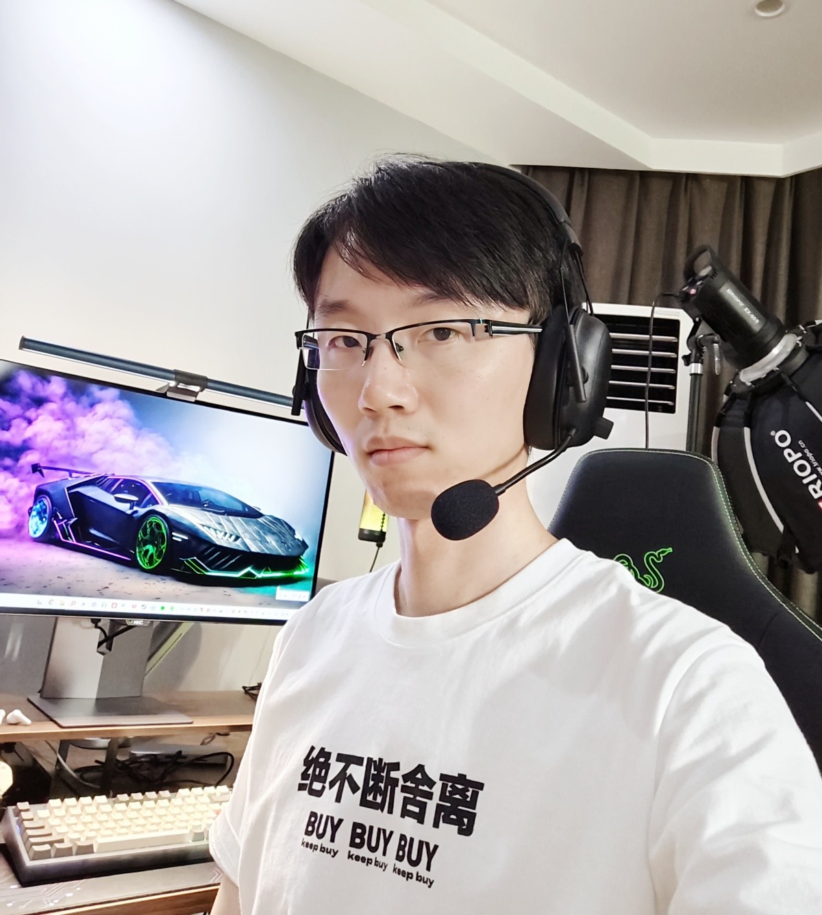 可靠好用的无线游戏耳机-雷蛇旋风黑鲨V2极速版