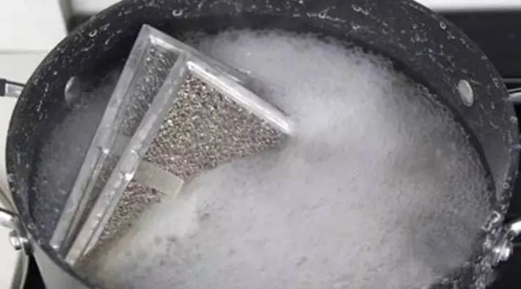 油烟机清理油垢,集成灶怎么清理油烟机油垢视频