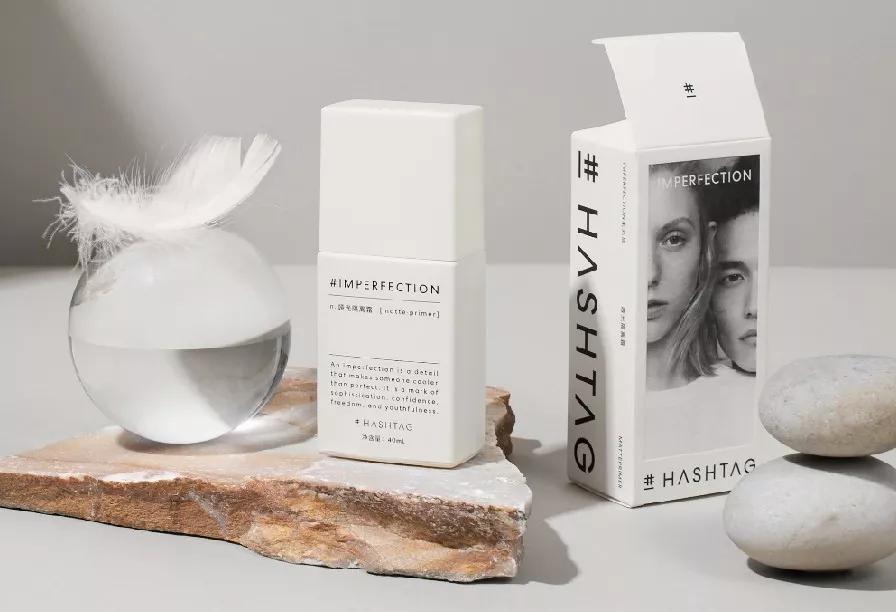 胡茬红唇，救命，代言化妆品的男明星太吓人了