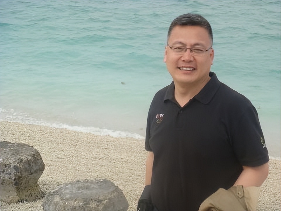 王世林和董倩是怎么相识相知的,央视4套主持人王世林简介