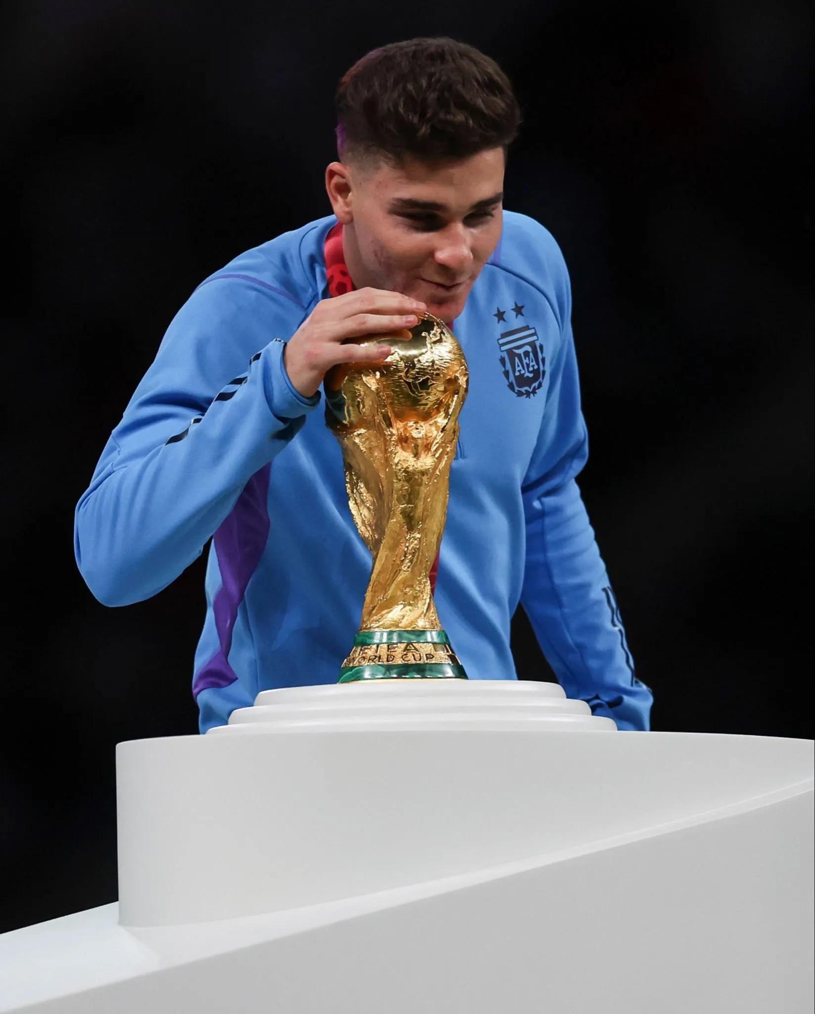 恩佐和阿尔瓦雷斯在河床青训比赛,河床蒙铁尔阿尔瓦雷斯恩佐