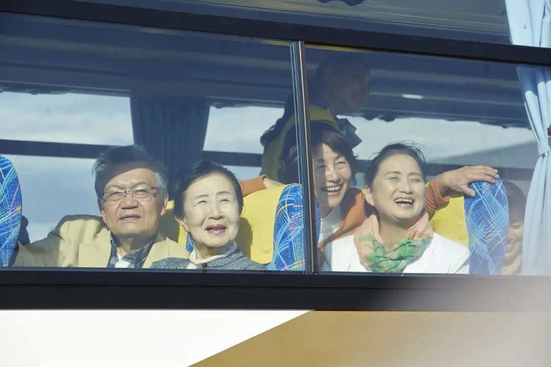 导游转行卖保险年入60万,导游不带团有工资吗