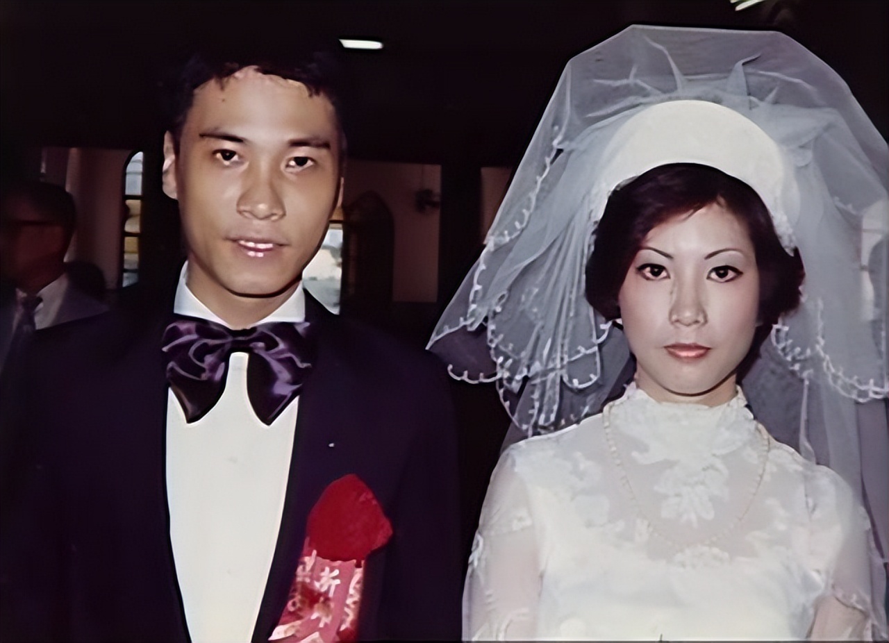 吴孟达黄金配角无奈哭的片段,吴孟达黄金右脚被打断