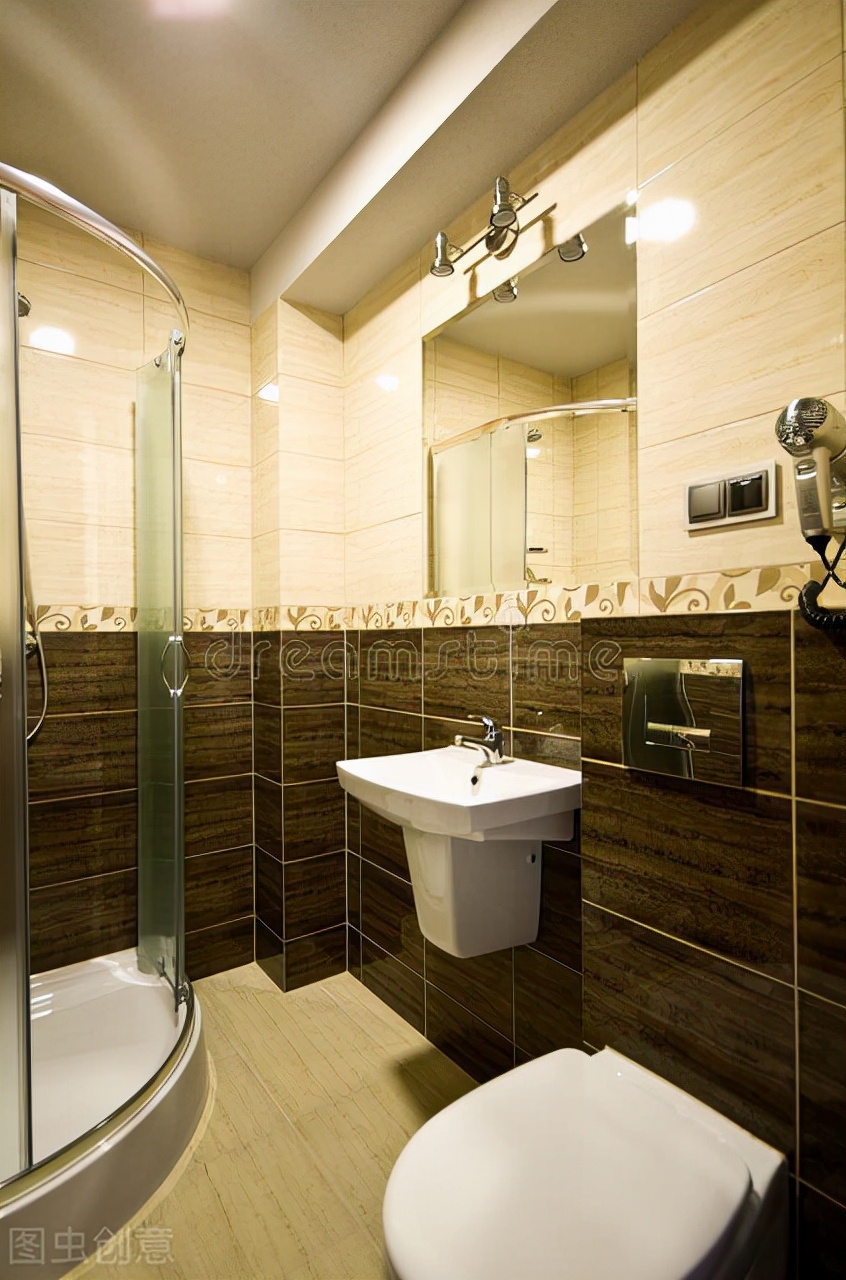 5万穷装攻略成都,5万穷装112平黑白极简