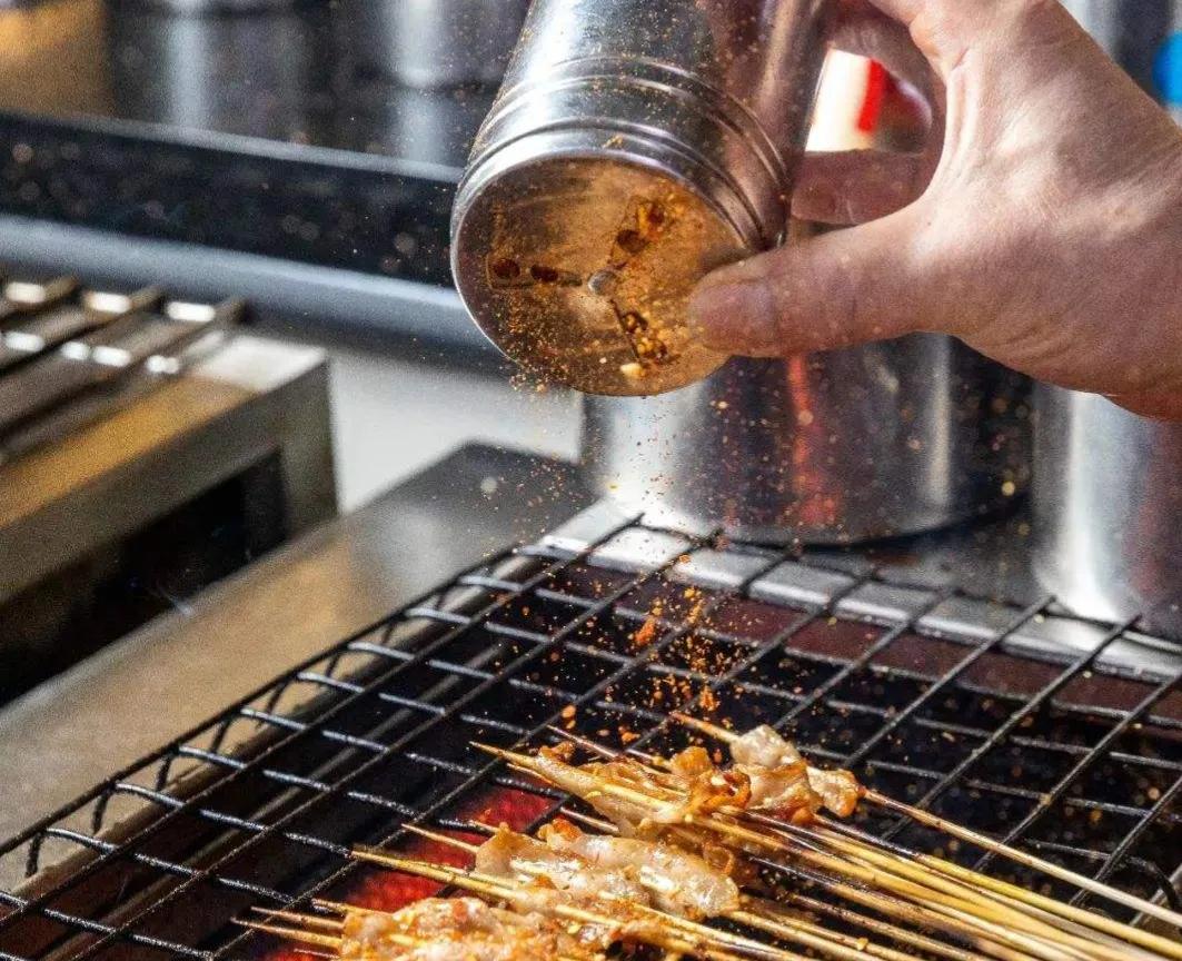 刚刚，我把月入2万元的烧烤店关掉了：表面风光，辛酸自己知道