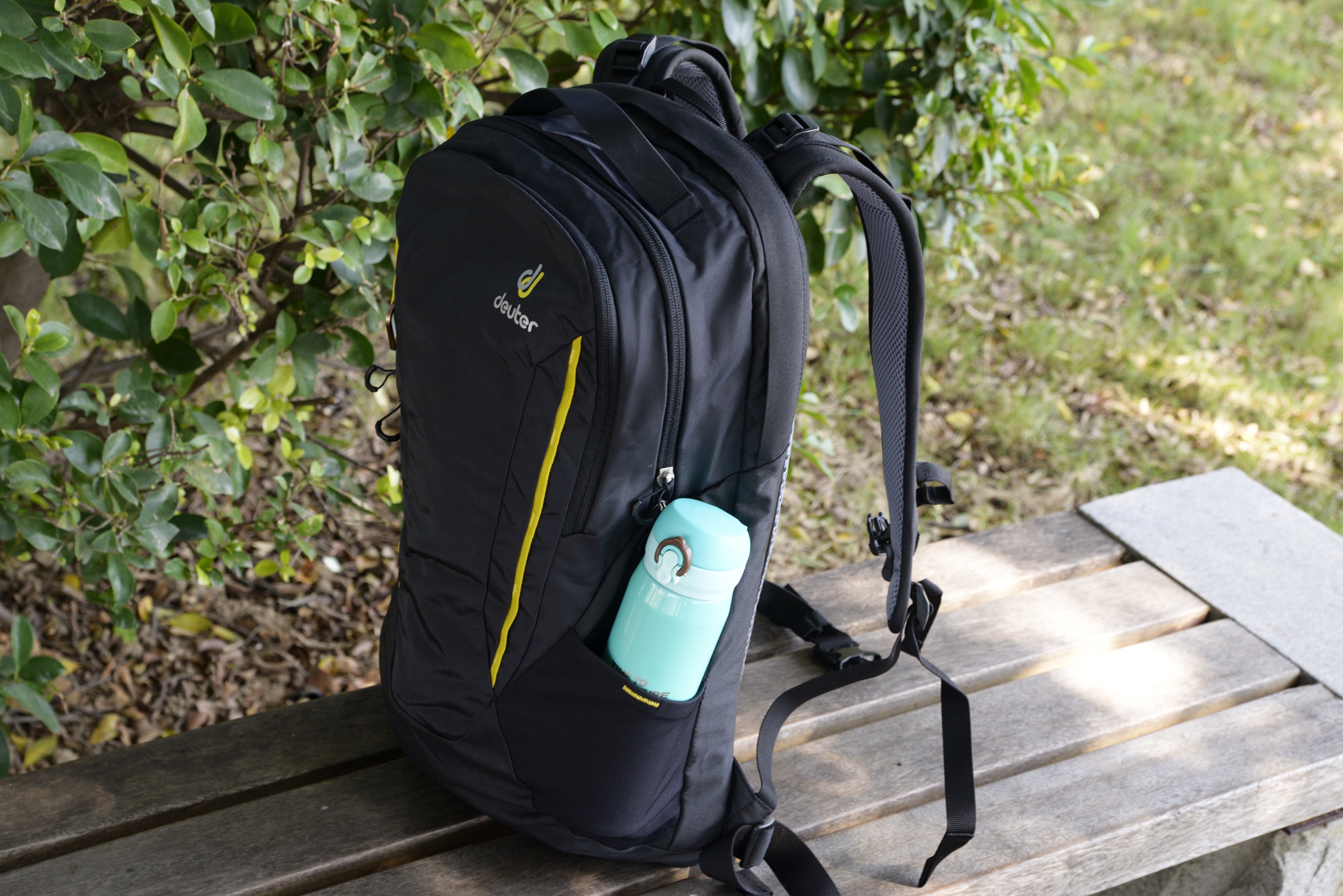 商务风格双肩电脑包,高端商务电脑背包