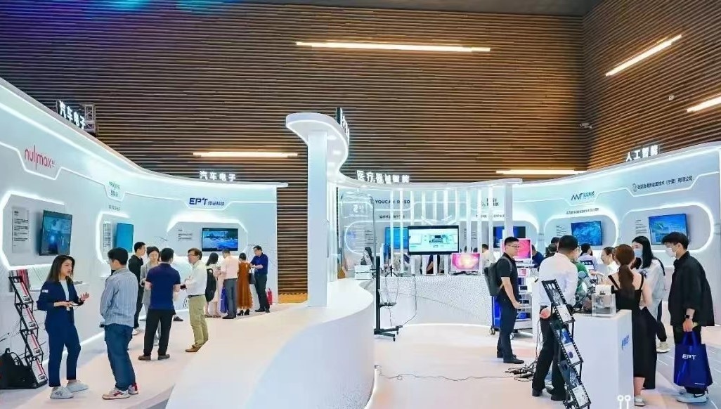 新青年与新时代的双向奔赴,青年与城市的双向奔赴演讲稿