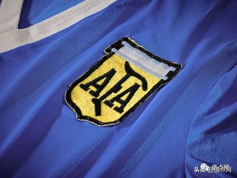 马拉多纳1986年世界杯球衣拍卖,马拉多纳签名足球多少钱