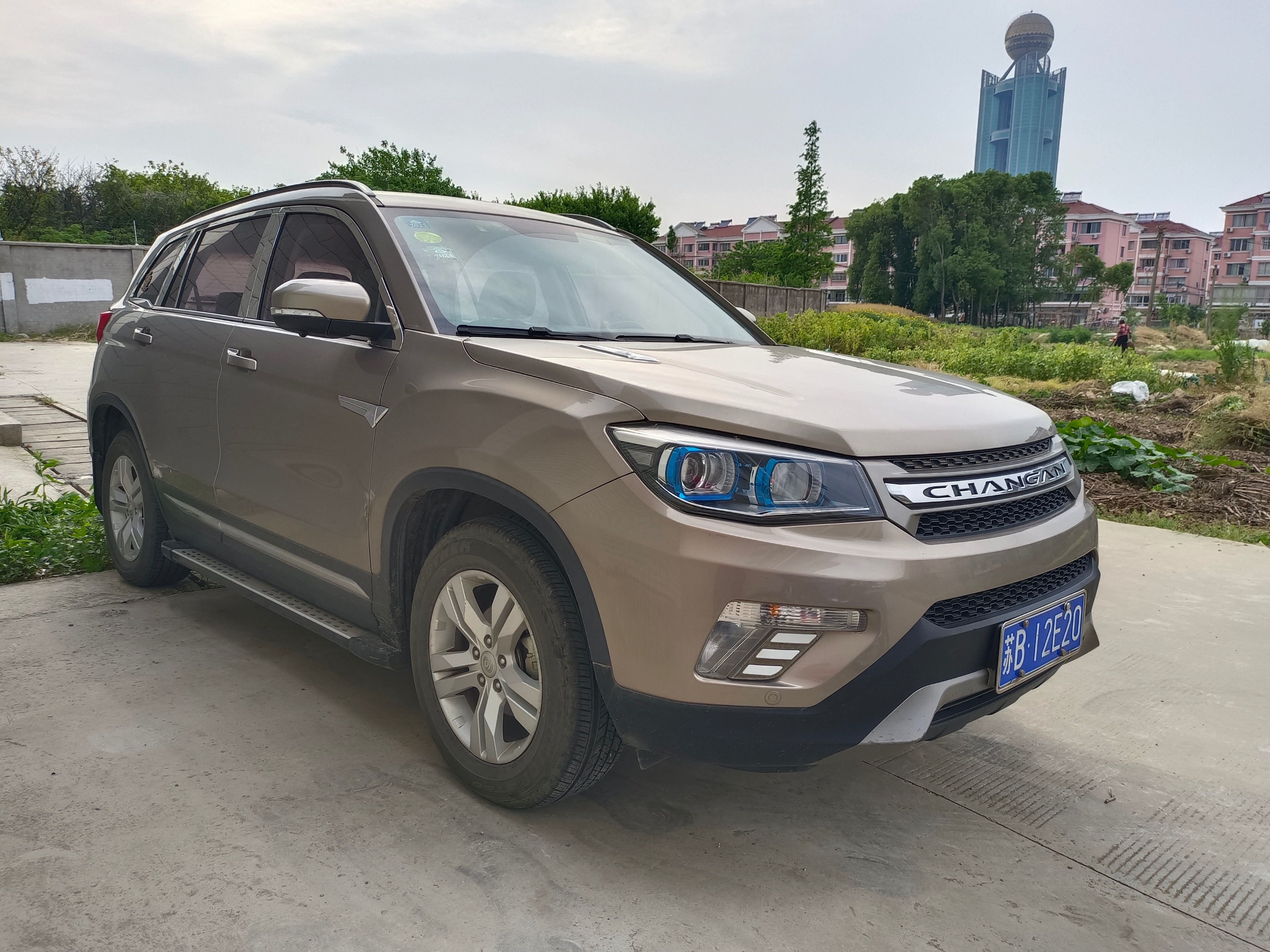 长安cs55前轮挡泥板内衬怎么更换,新车换挡泥板