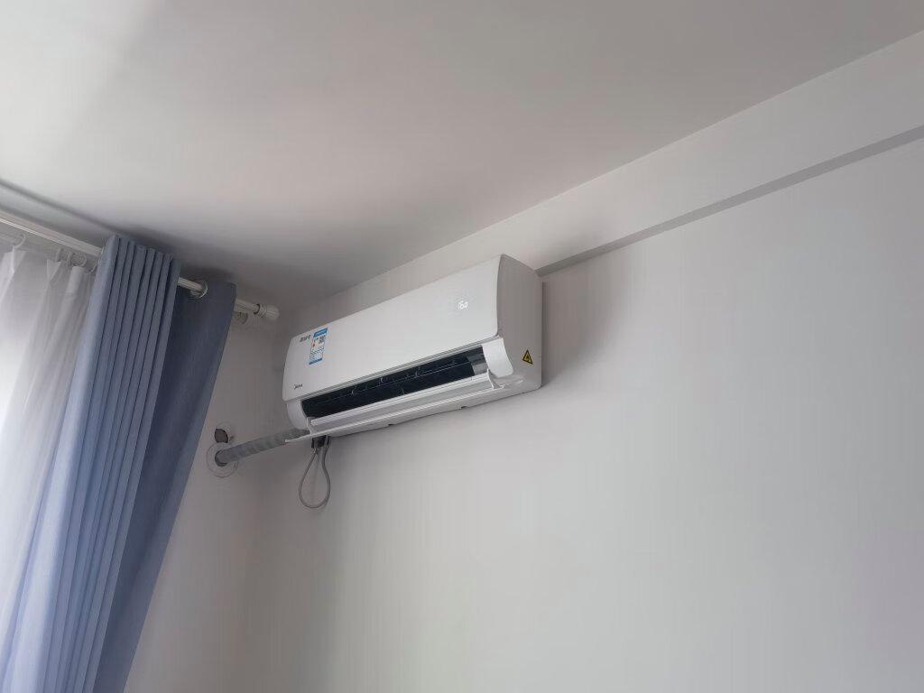 美的空调跟格力空调哪个售后好,格力空调好修还是美的空调好修