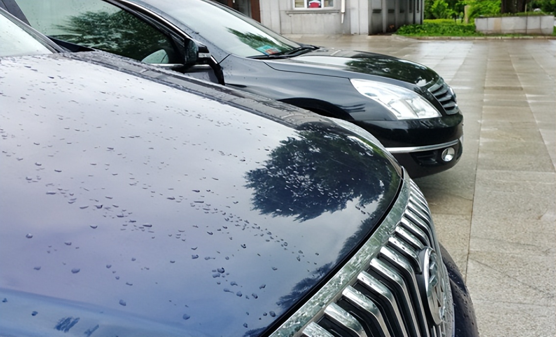雨后车上的水渍需要清理吗,车上有积雪要不要及时清理