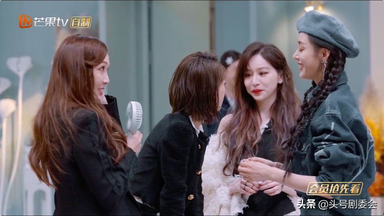 浪姐王心凌队长投票,王心凌和徐梦桃的金牌合影