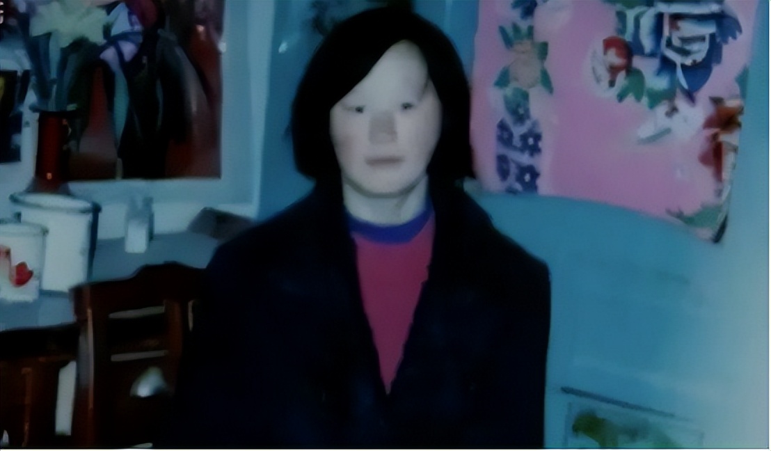 女子趁丈夫睡觉时，在隔壁房间偷情，被发现后和*夫情**将丈夫毒害