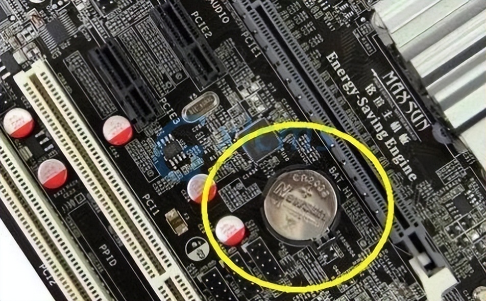 主板引起电脑黑屏是哪里的原因,电脑主板运行正常黑屏怎么办啊