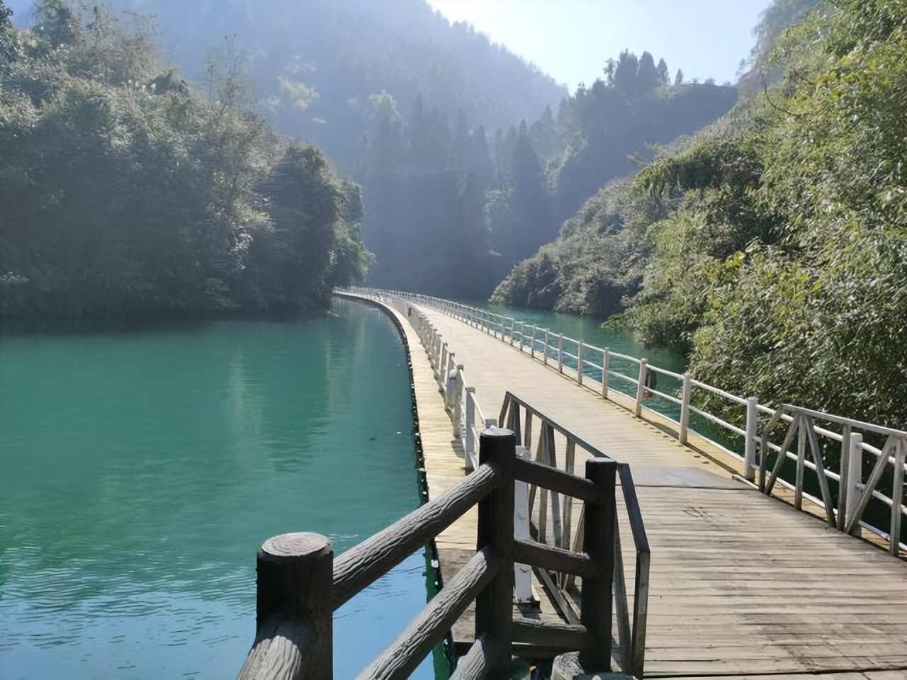 西安到恩施自驾沿途哪些旅游景点,恩施哪个景点不用爬山的路线好走