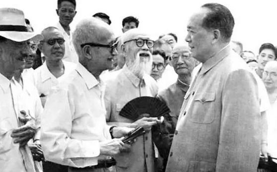 1964年，毛*东泽**得知载涛生活困难，致信章士钊：送上人民币2000元