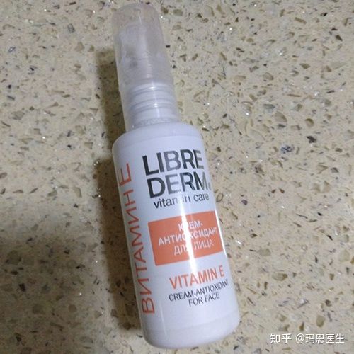 美白保湿面霜平价测评学生,保湿效果好不油腻的面霜推荐