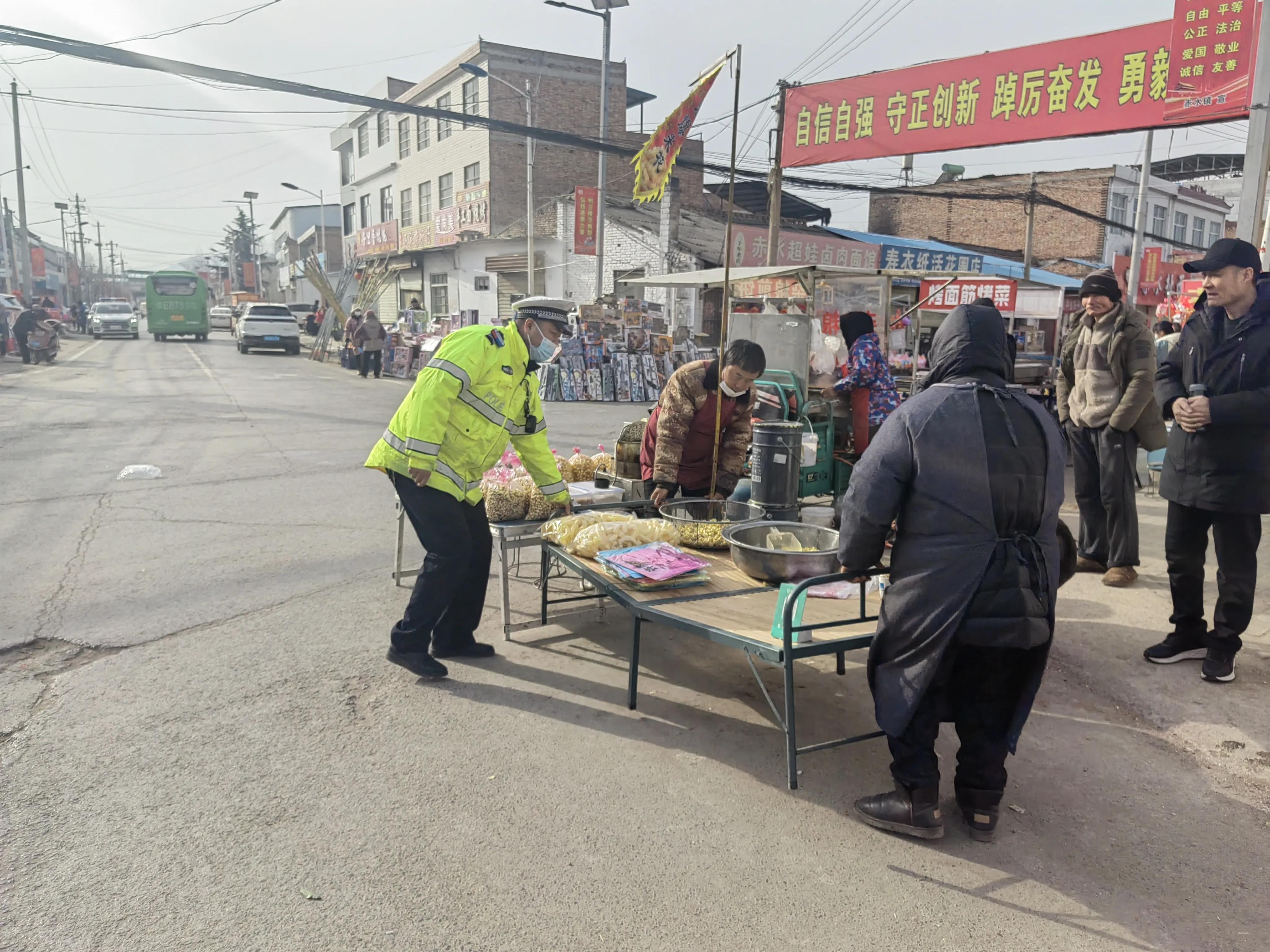 公安春节不打烊民警在岗保平安,县交警圆满完成春节安保任务