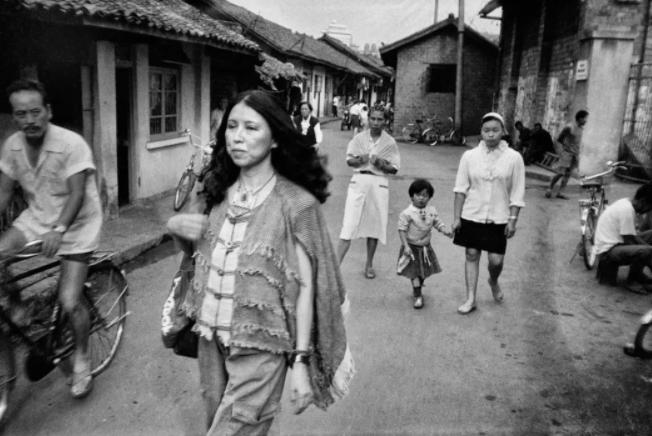 荷西去世12年，三毛自缢身亡：只要母亲同意，我可以快快乐乐去死