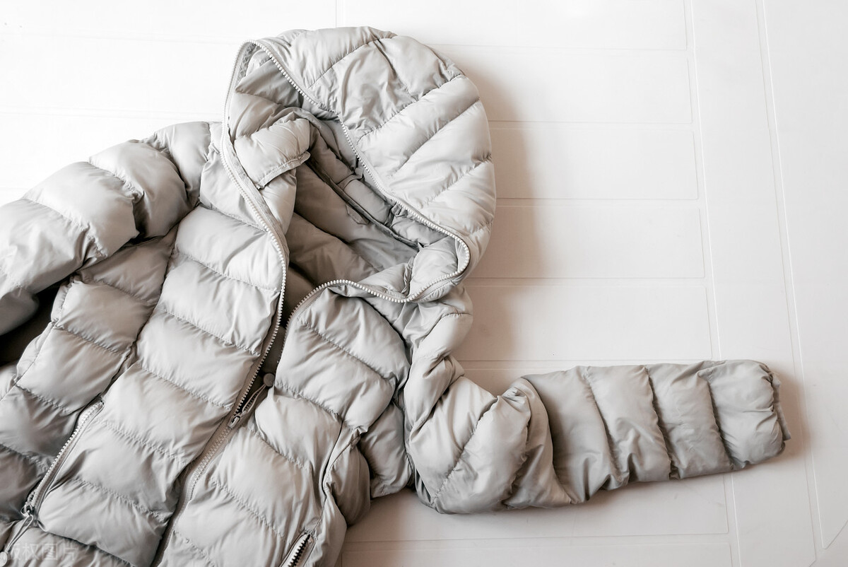 羽绒服不可干洗正确清洗方法,羽绒服正确清洗方法手洗或是干洗