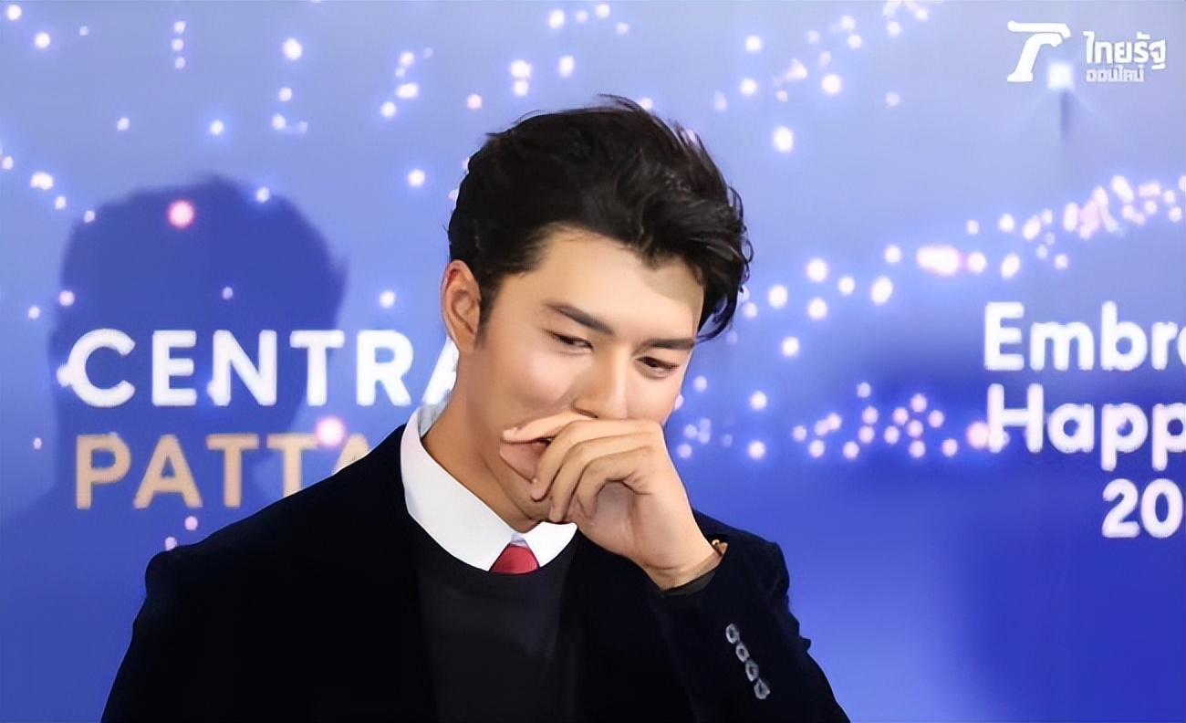 偶像剧照进现实！泰国顶流女星被男演员公开告白，5年友情变爱情