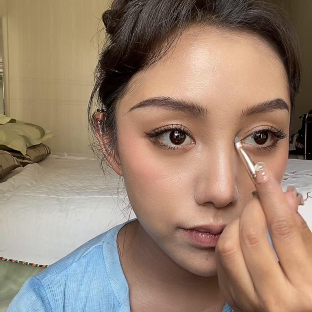 单眼皮日常妆容美妆博主,美妆博主安娜贝尔妆容