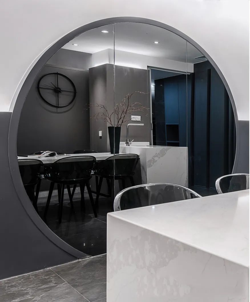 黑白灰现代极简约风格小户型,黑白灰系现代简约复式