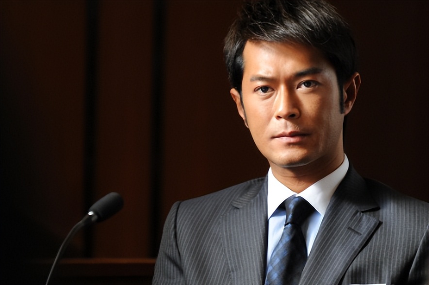 棣欐腐鍥涘ぇ褰卞笣缁忓吀鏃跺埢,棣欐腐涓ゅぇ褰卞笣宸呭嘲瀵瑰喅