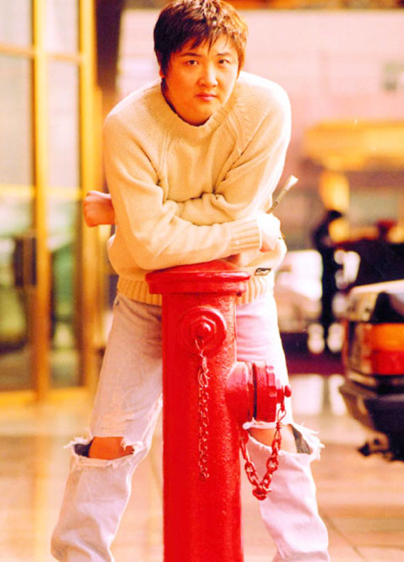 孙楠与买红妹离婚13年:一个再婚娶主持人,一个单身带娃生活