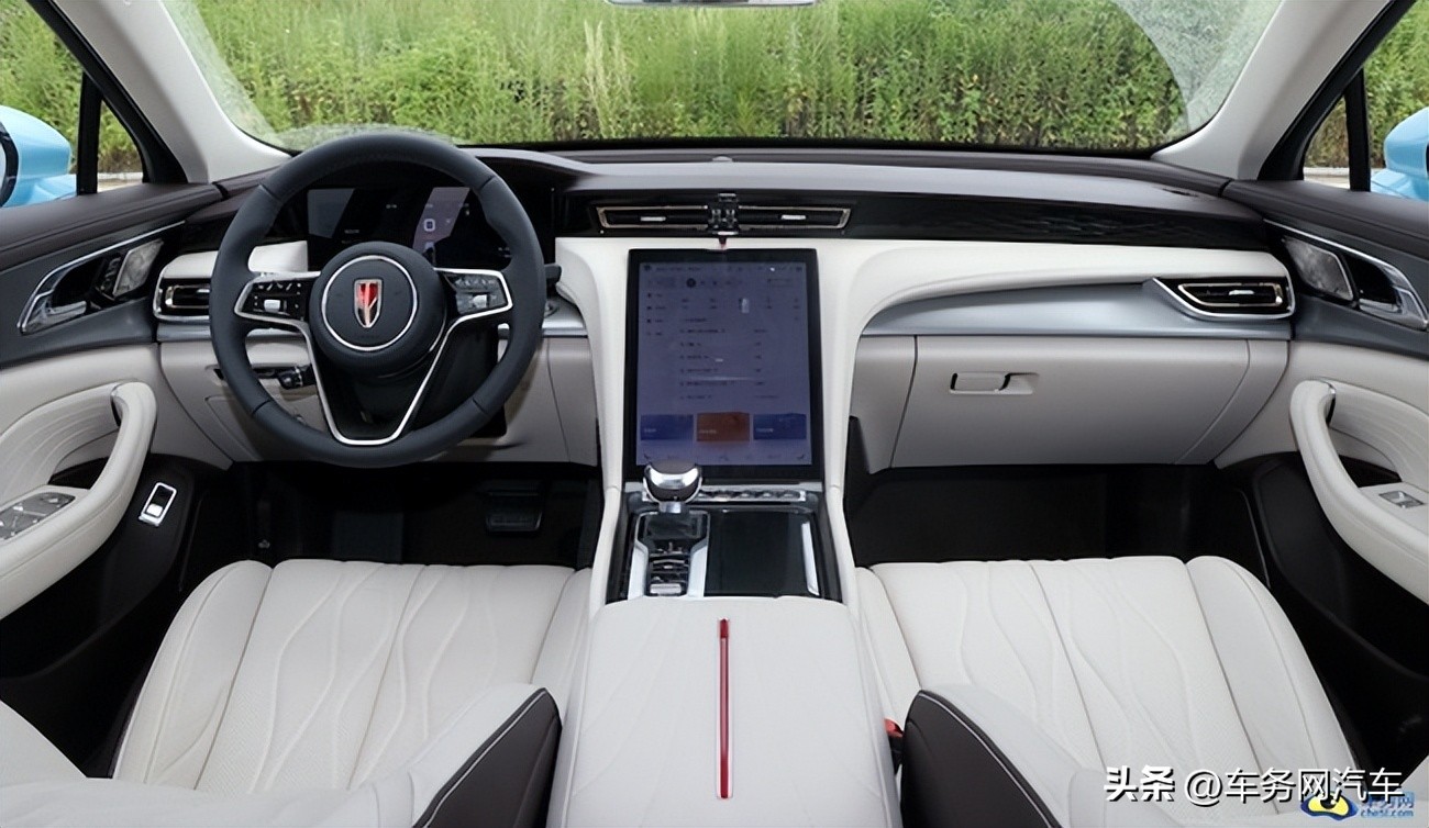 国产中型轿车新款奔腾b70值得买吗,一款车如何俘获人心且看奔腾b70