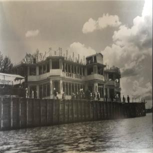 日军*行暴**照片，女子脱衣服让日本人拍摄被*辱侮**致死，惨死野外4