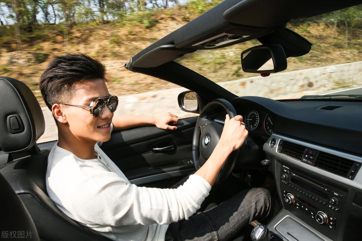 安全性最差的百万豪车,苏州市区开奔驰车