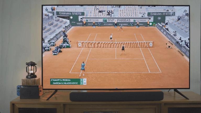 小米6oled55寸电视效果图,居家看电视氛围