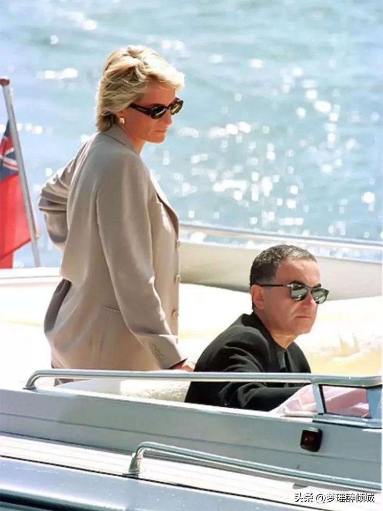 戴安娜与多迪拥抱照片,戴安娜王妃多迪现状