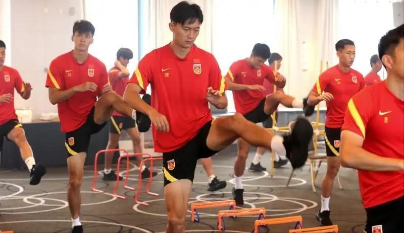中国男足新主帅训练,中国男足国家队最新集训名单