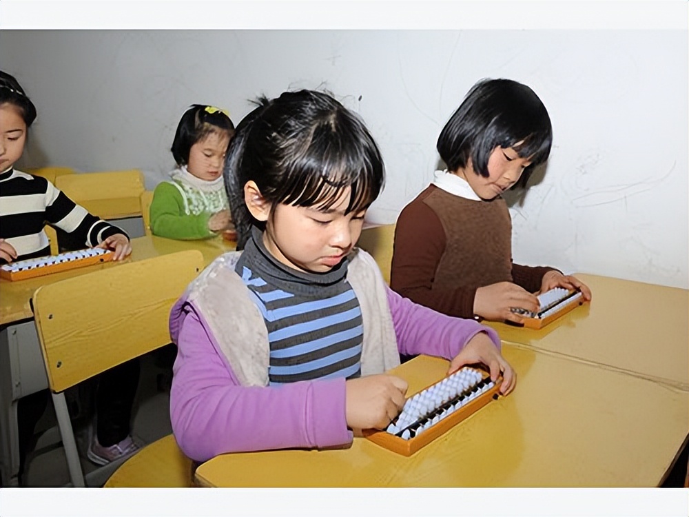 内蒙古6岁女孩入伍特种兵,内蒙古6岁女孩破格入伍