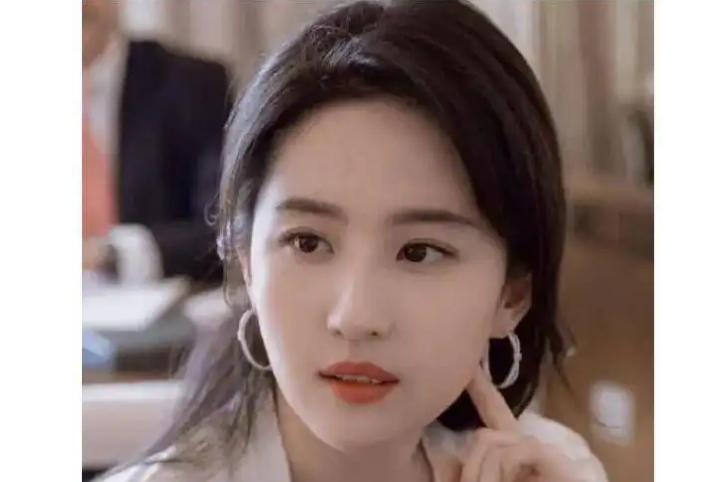 如何打扮自己又年轻又时尚,如何打扮自己才能吸引男性