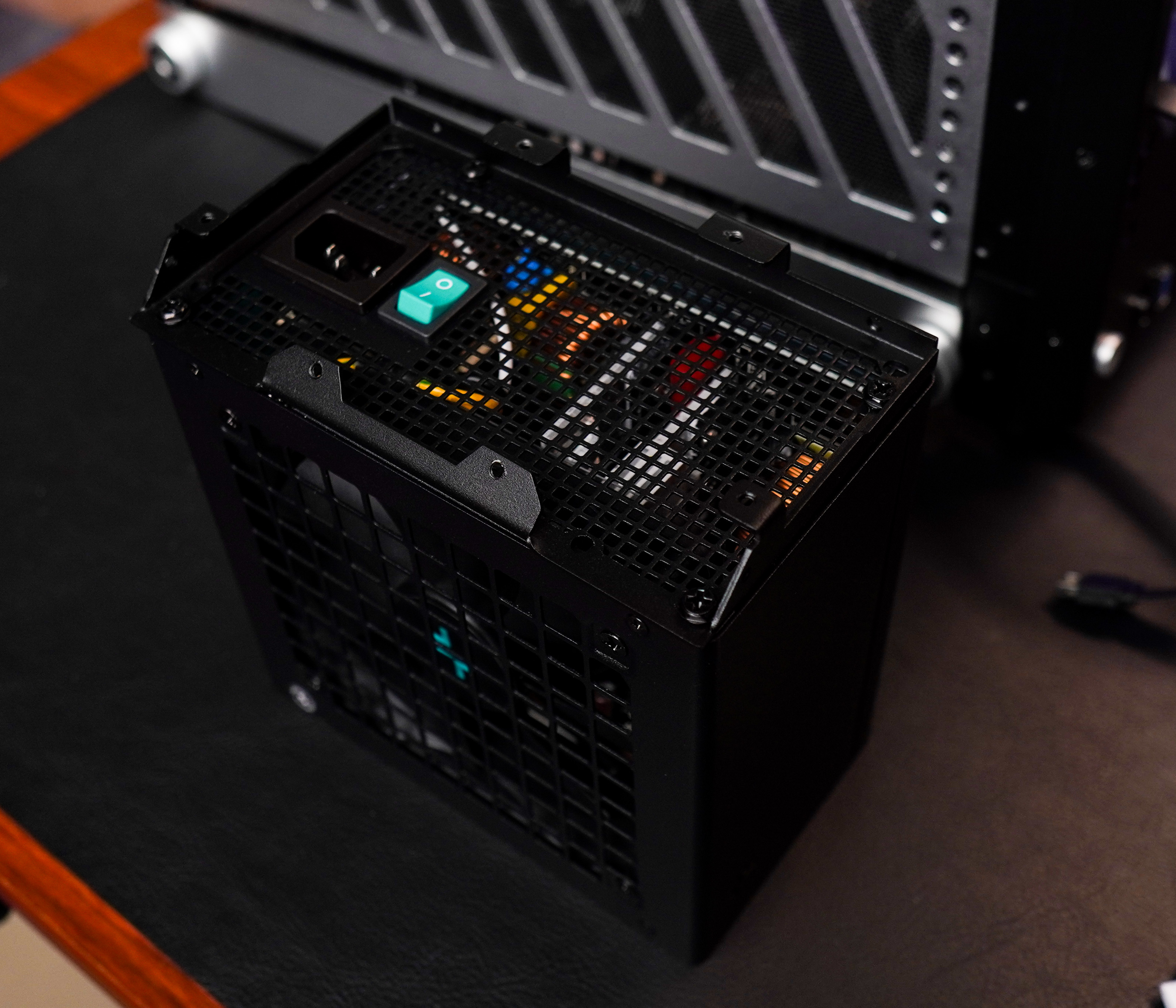 装完两台紧凑型主机，我觉得你也可以尝试一下