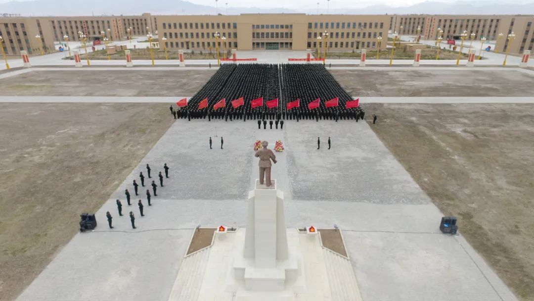 邱少云的一生视频简介,邱少云与战友的约定