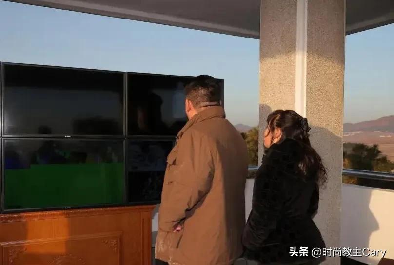 虎父无犬女！10岁朝鲜千金气场太强，1万2儿童外套穿出大佬范