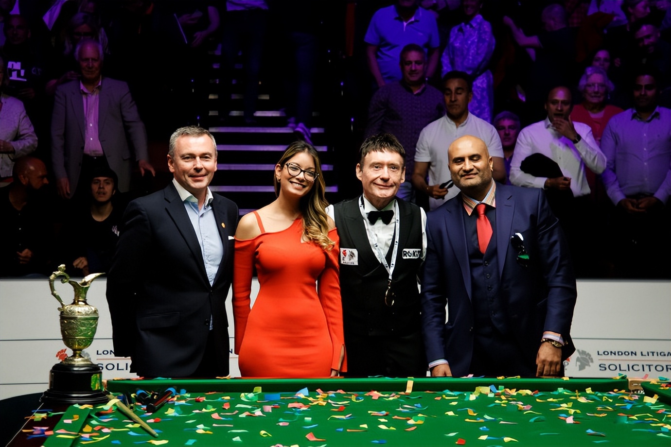 豪夺世锦赛冠军+430万，265万购豪车法拉利，怀特5-3元老赛称雄