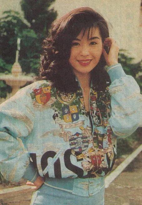 她自曝“不满足自己的欲望”，愿意做有钱人的*妇情**，却没有被封杀