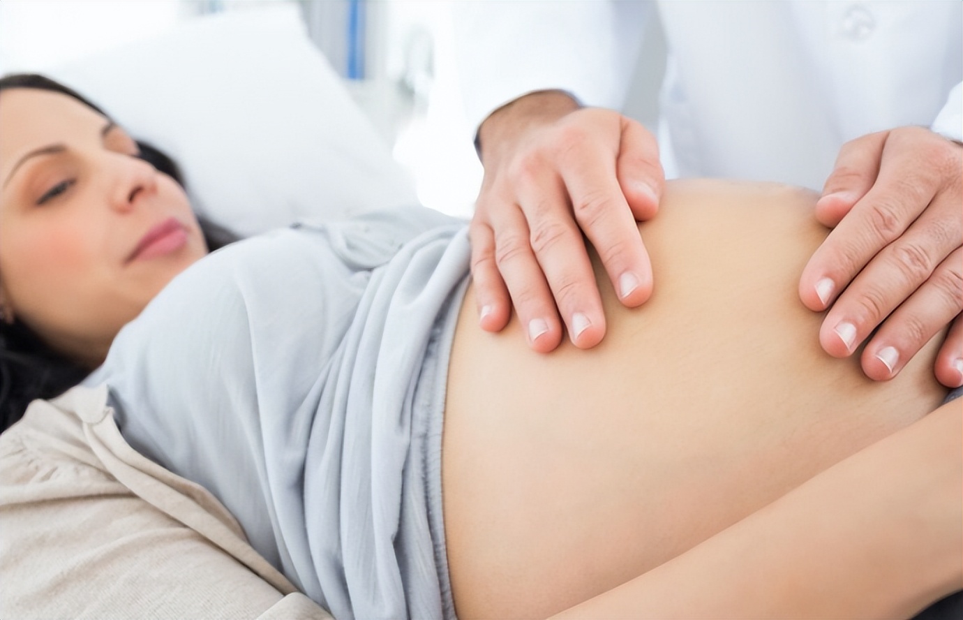 没有子宫了跟正常女人是一样的吗,女性天生没有子宫