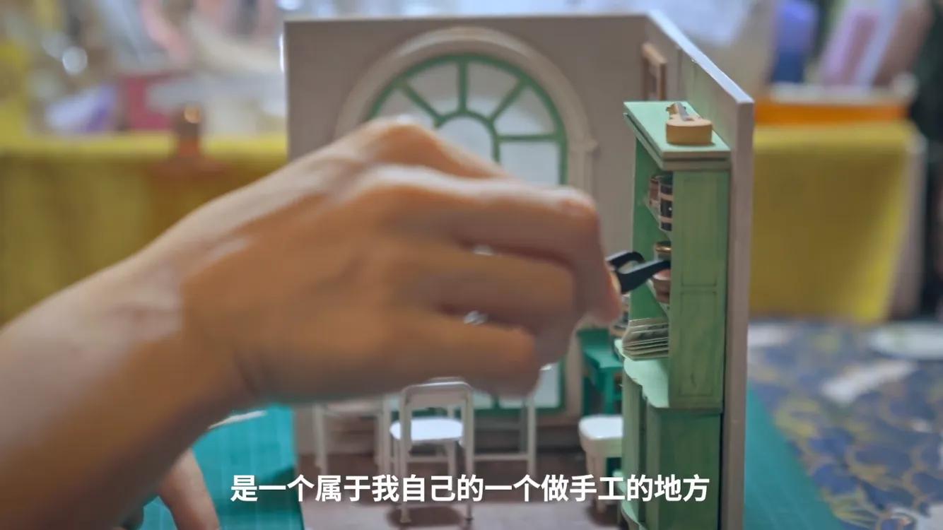 在虚拟的世界里展现自我,用黏土做微缩模型视频大全