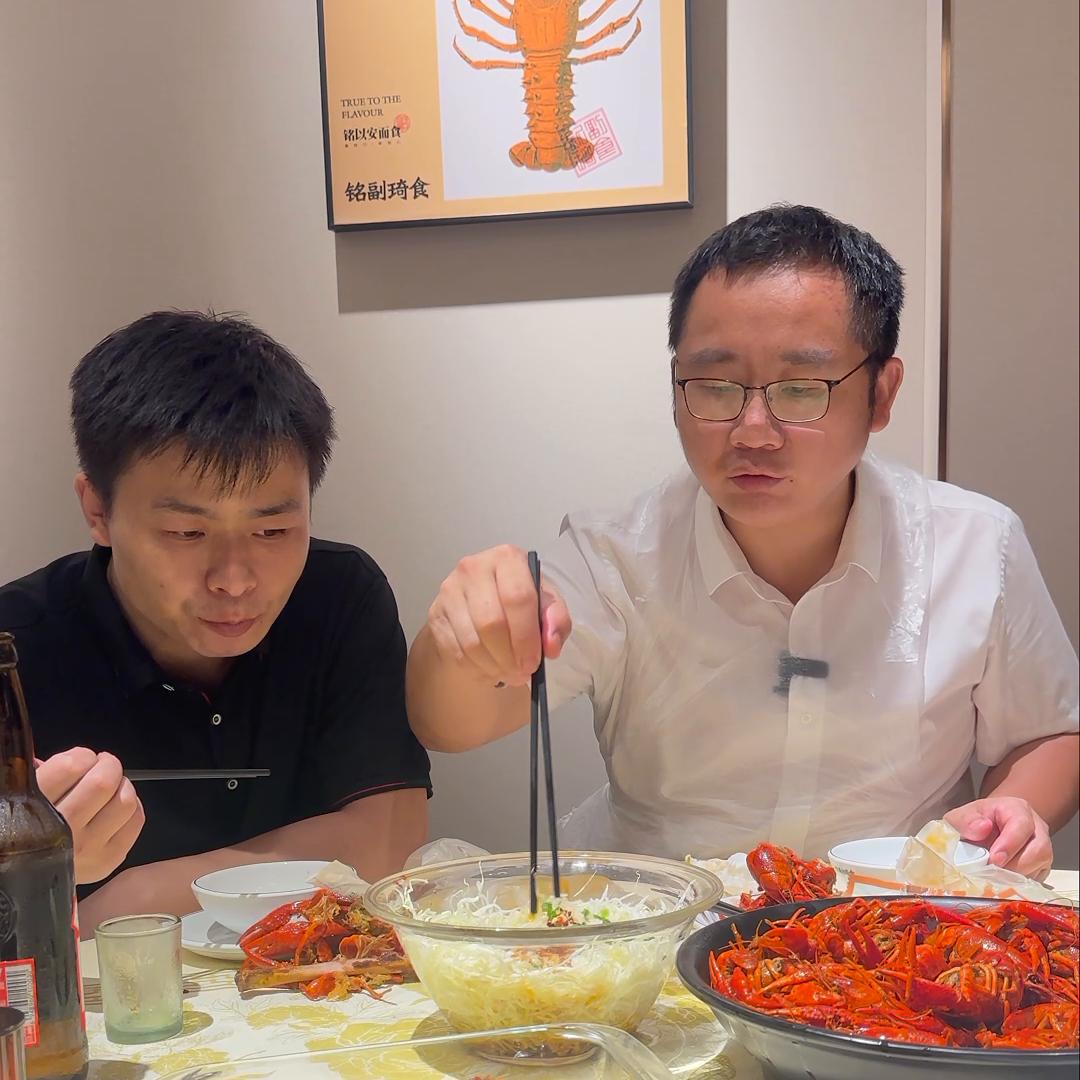 向优秀者学习，向有结果的人学习，带团队打卡流量天花板铭...