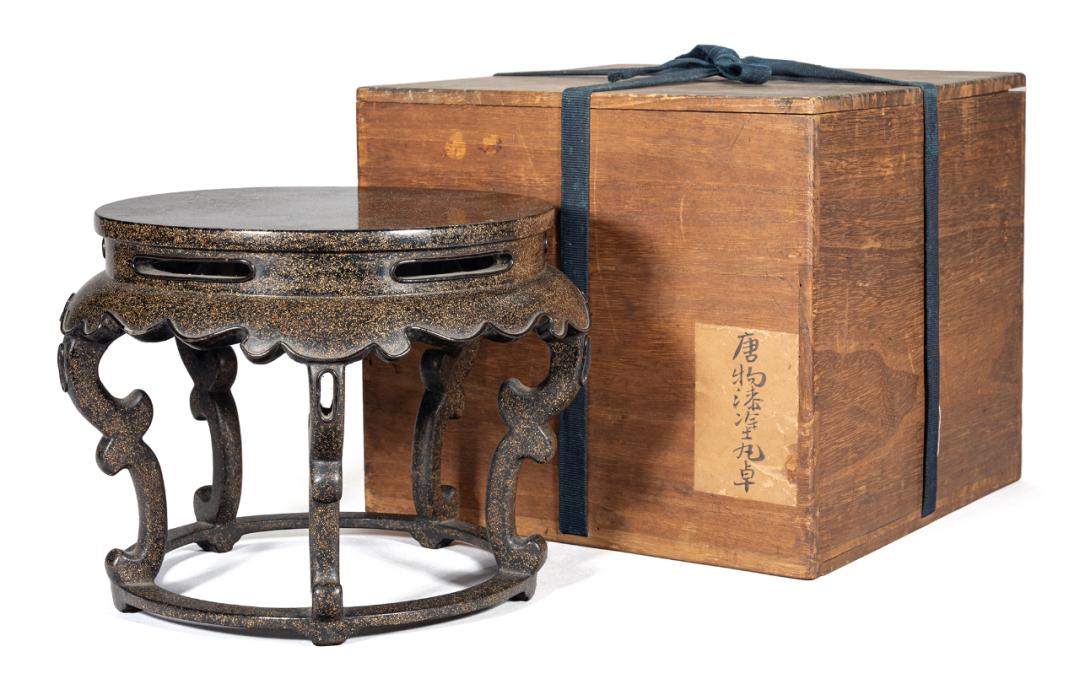 明永乐青花缠枝莲纹大碗拍卖,宣德青花缠枝牡丹纹菱口碗