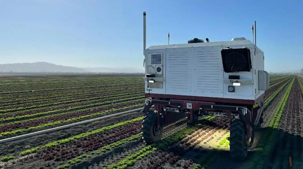 国外小伙自制高性能无人机,激光除草机器人